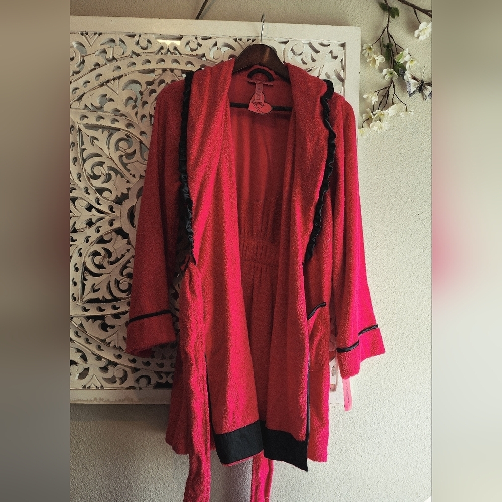 BETSEY JOHNSON INTIMATE ROBE HOT PINK & BLACK SATIN ACCENTS NWT SIZE MEDIUM - Picture 7 of 16